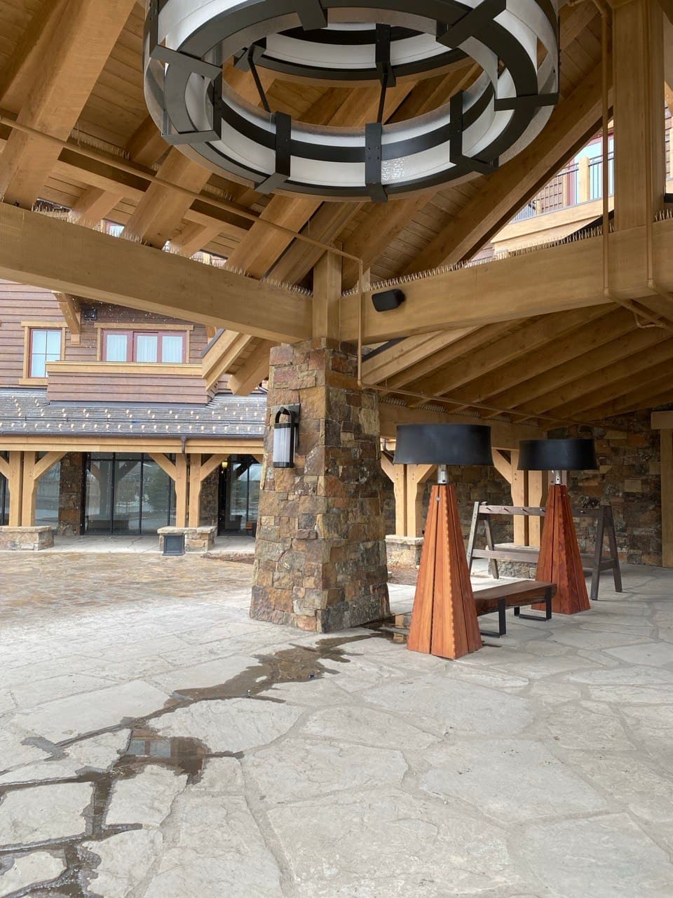 Resort Timber Porte-Cochere